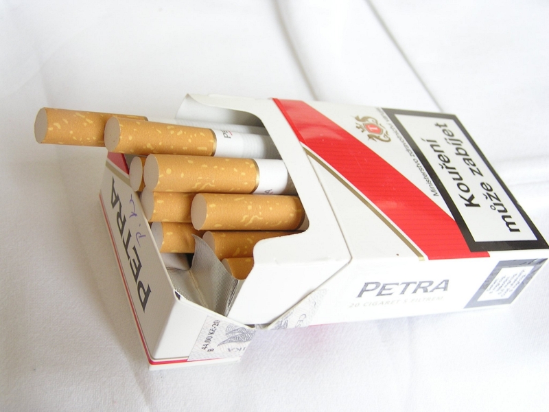 Co obsahuje kouř z cigaret?